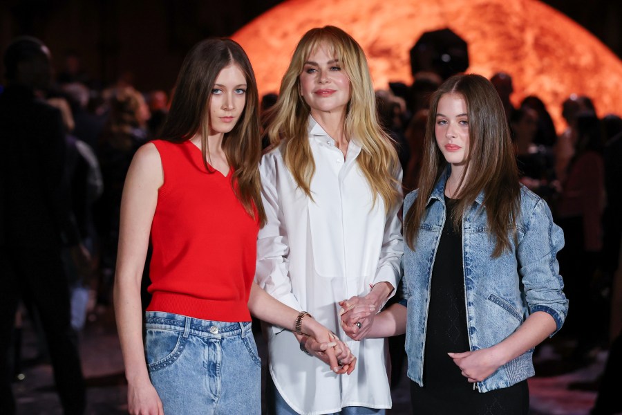 Nicole Kidman Debuts A Dramatic New Haircut At Paris Fashion Week Nicole Kidman Debuts A Dramatic New Haircut At Paris Fashion Week