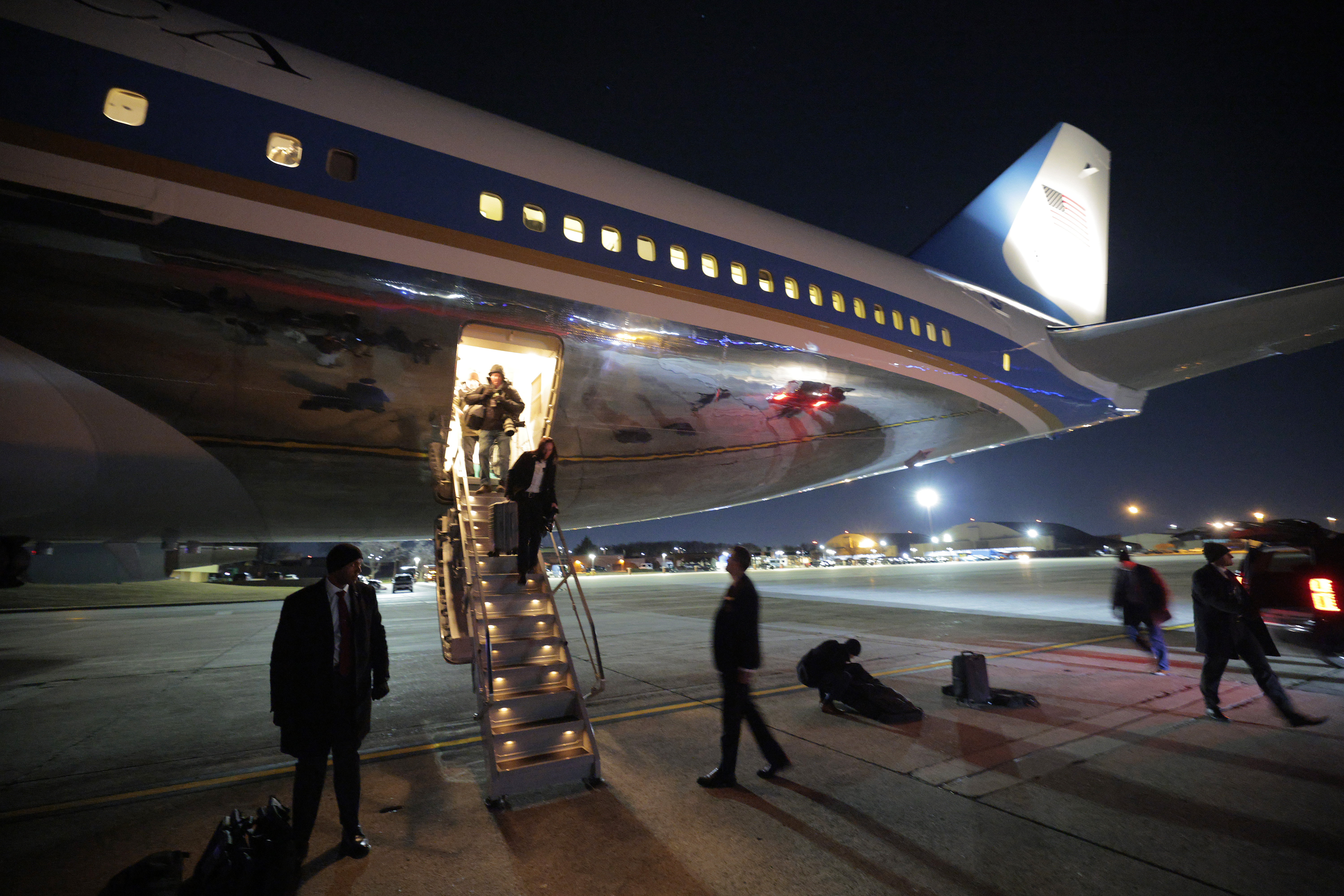 Air Force One turns back to D.C. with Trump after electrical issue